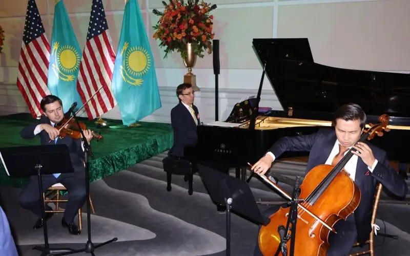 «FORTE TRIO» гастрольдері Вашингтонда сәтті өтті