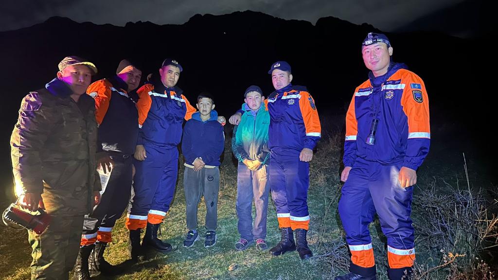 В горах Туркестанской области спасены двое детей