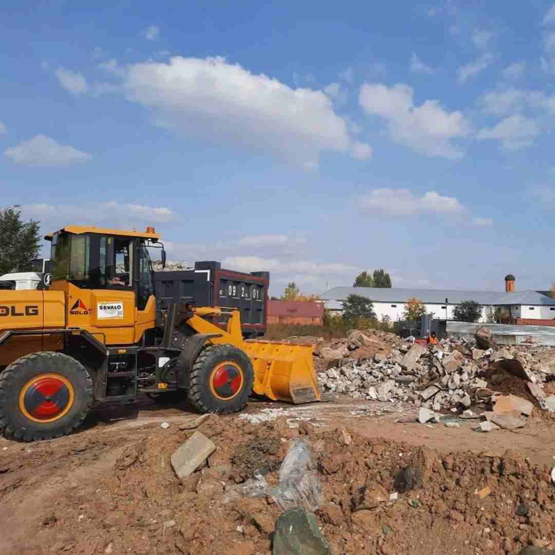 В районе «Сарыарка» со стихийных свалок вывезли более 15 тыс. Тонн мусора