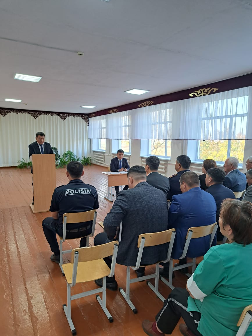 Бүгін кестеге сәйкес Мәскеу Қостанай ауданының әкімі Таңжарықов Б.Қ. Мәскеу ауылдық округінің тұрғындарымен кездесу өткізді