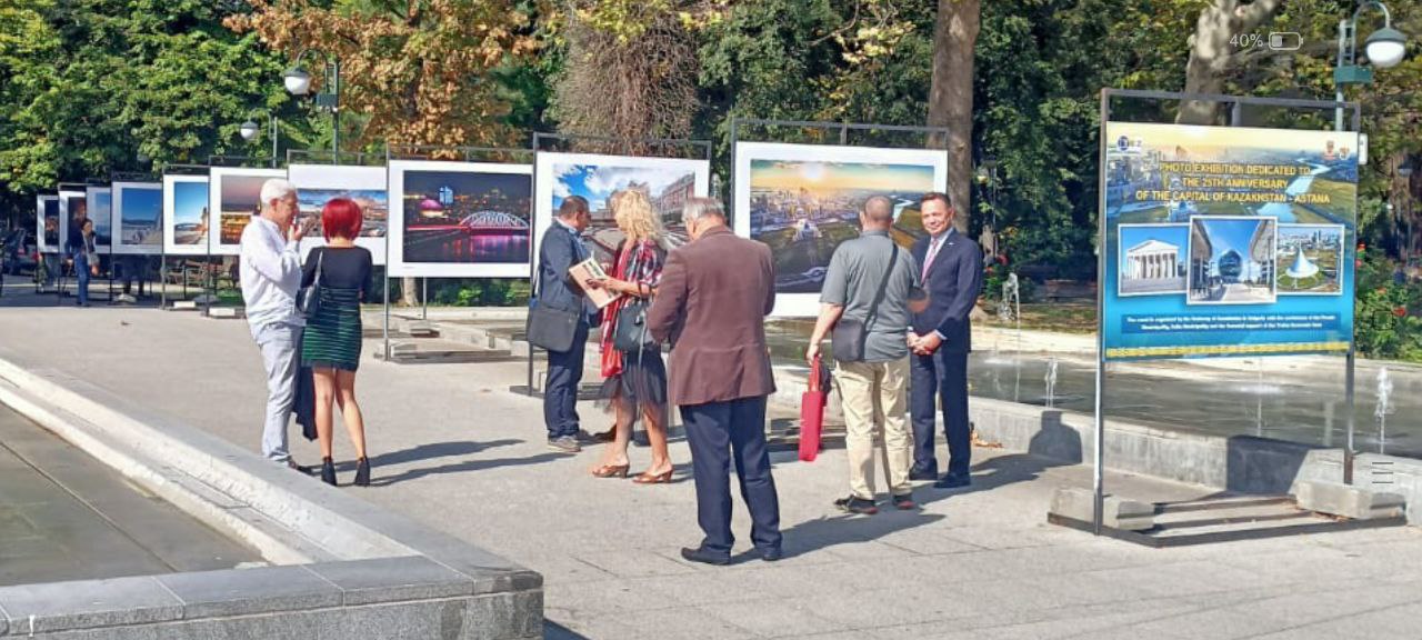 В древнейшем городе Болгарии открылась фотовыставка, посвященная Казахстану