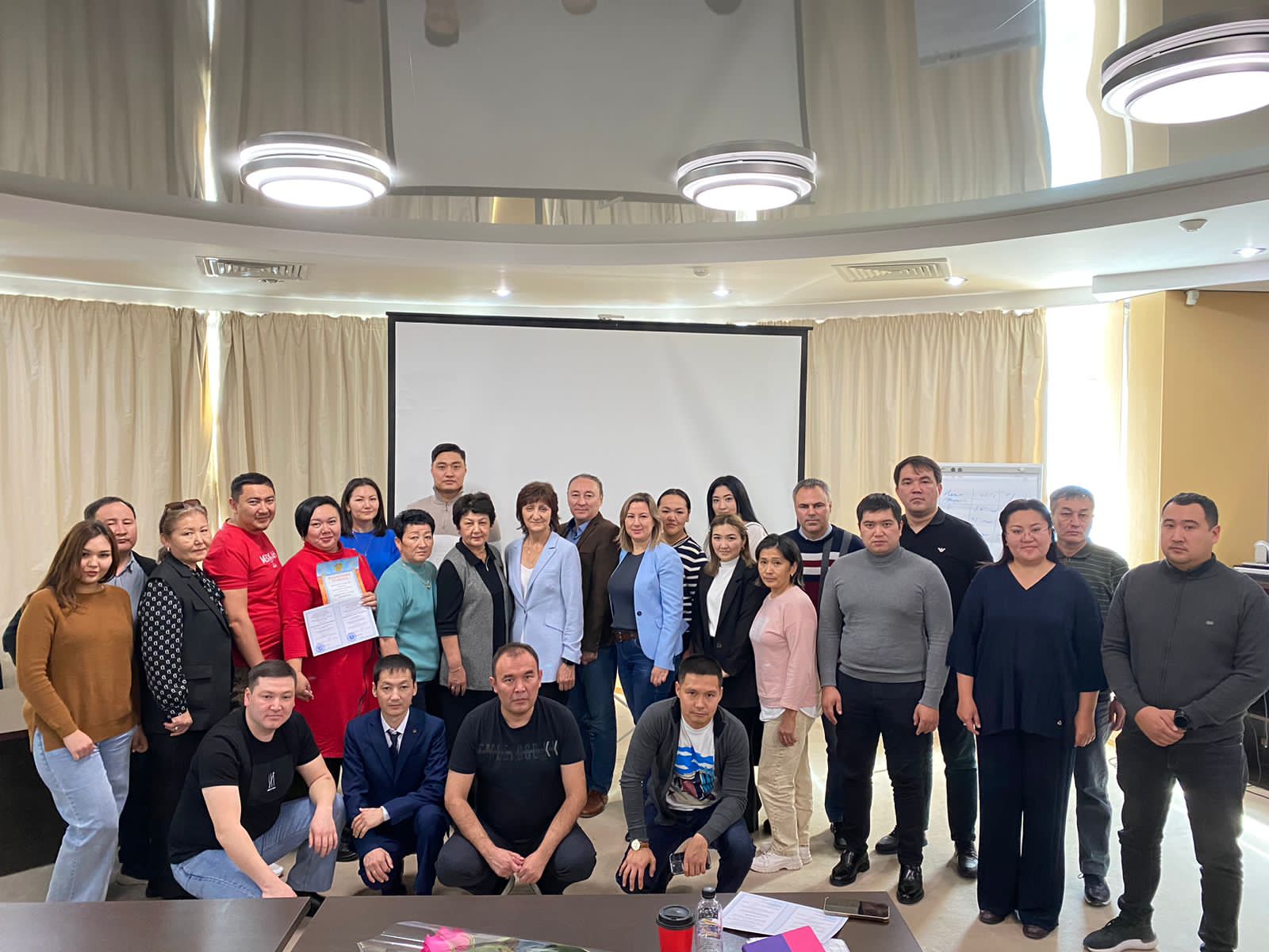 ҰҒДСДРО БАЗАСЫНДА МЕДИЦИНАЛЫҚ ТЕХНИКАНЫ ТИІМДІ САТЫП АЛУ БОЙЫНША КУРСТАР ӨТТІ