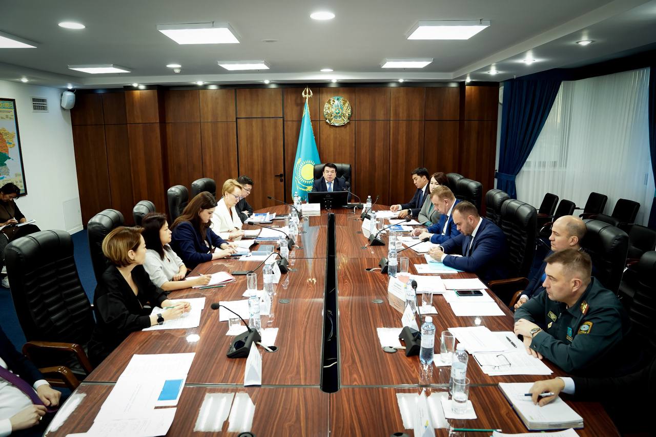 ҚР ОҚУ-АҒАРТУ МИНИСТРЛІГІ ЖАНЫНДАҒЫ КӘМЕЛЕТКЕ ТОЛМАҒАНДАРДЫҢ ІСТЕРІ ЖӘНЕ ОЛАРДЫҢ ҚҰҚЫҚТАРЫН ҚОРҒАУ ЖӨНІНДЕГІ ВЕДОМСТВОАРАЛЫҚ КОМИССИЯНЫҢ II ОТЫРЫСЫНДА БАЛАЛАРДЫҢ ҚАУІПСІЗДІГІН ҚАМТАМАСЫЗ ЕТУ МӘСЕЛЕЛЕРІ ТАЛҚЫЛАНДЫ
