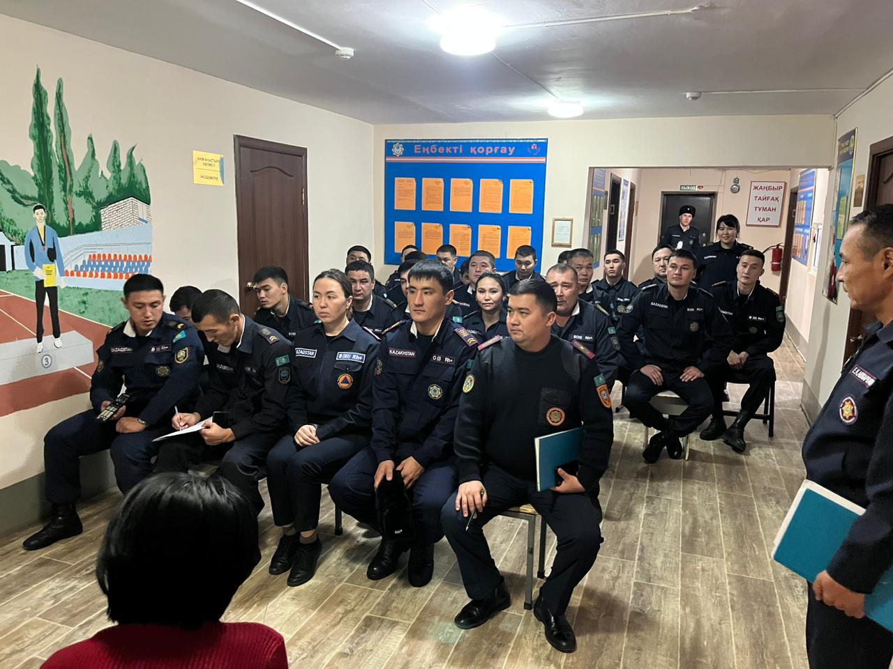Жеке құрам арасында тәуелді мінез құлықтың алдын алу бойынша өткізілген дәріс туралы ақпарат