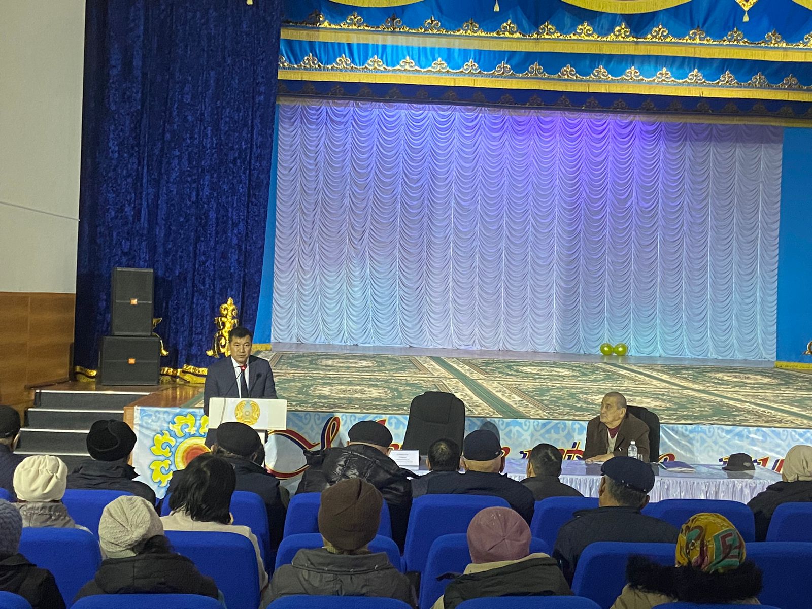 Встреча акима Бакбактинского сельского округа с жителями села