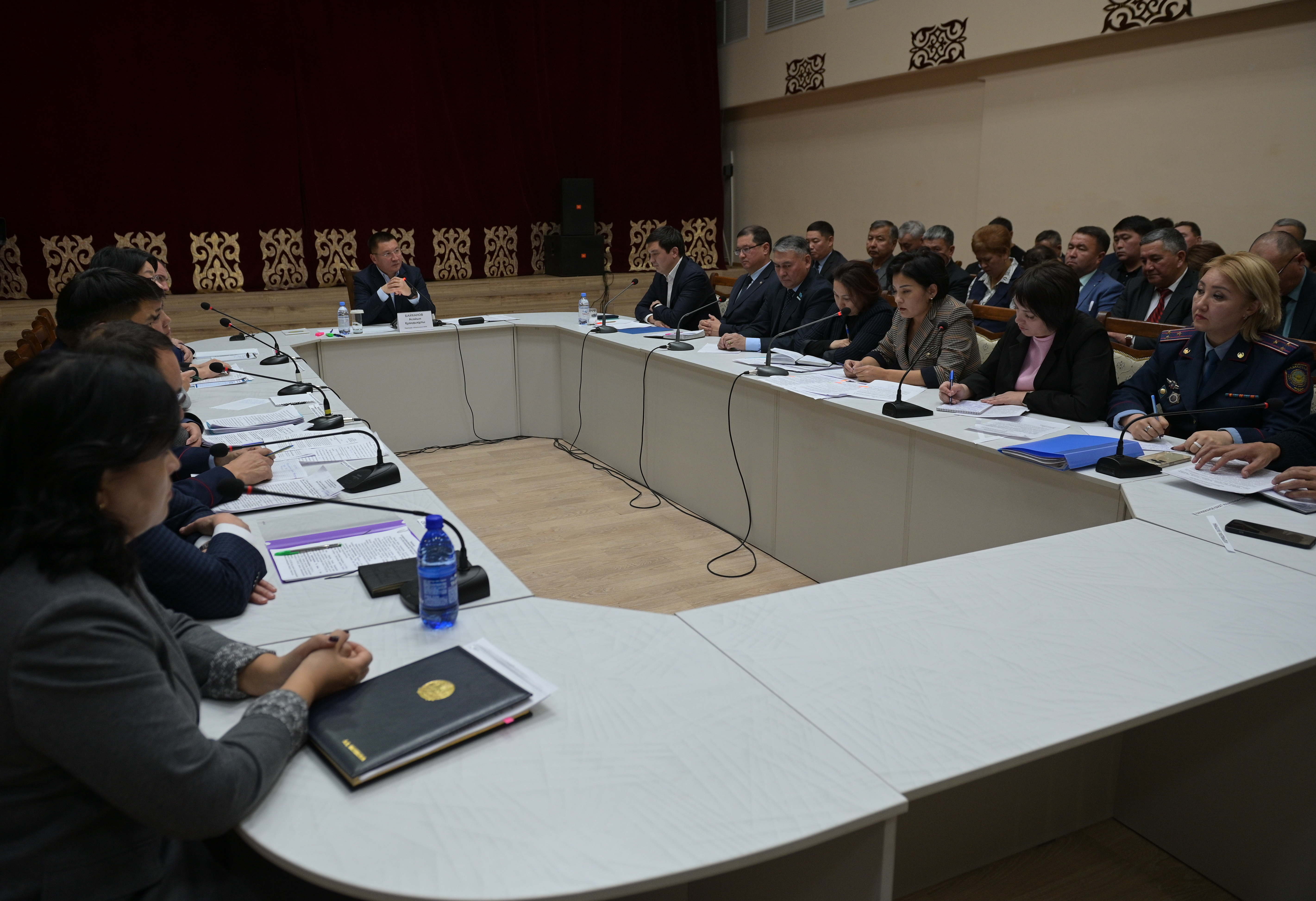 Бүгін облыс әкімі Екібастұзда балаларға қарсы қылмыстардың алдын алу бойынша арнайы жиналыс өткізді