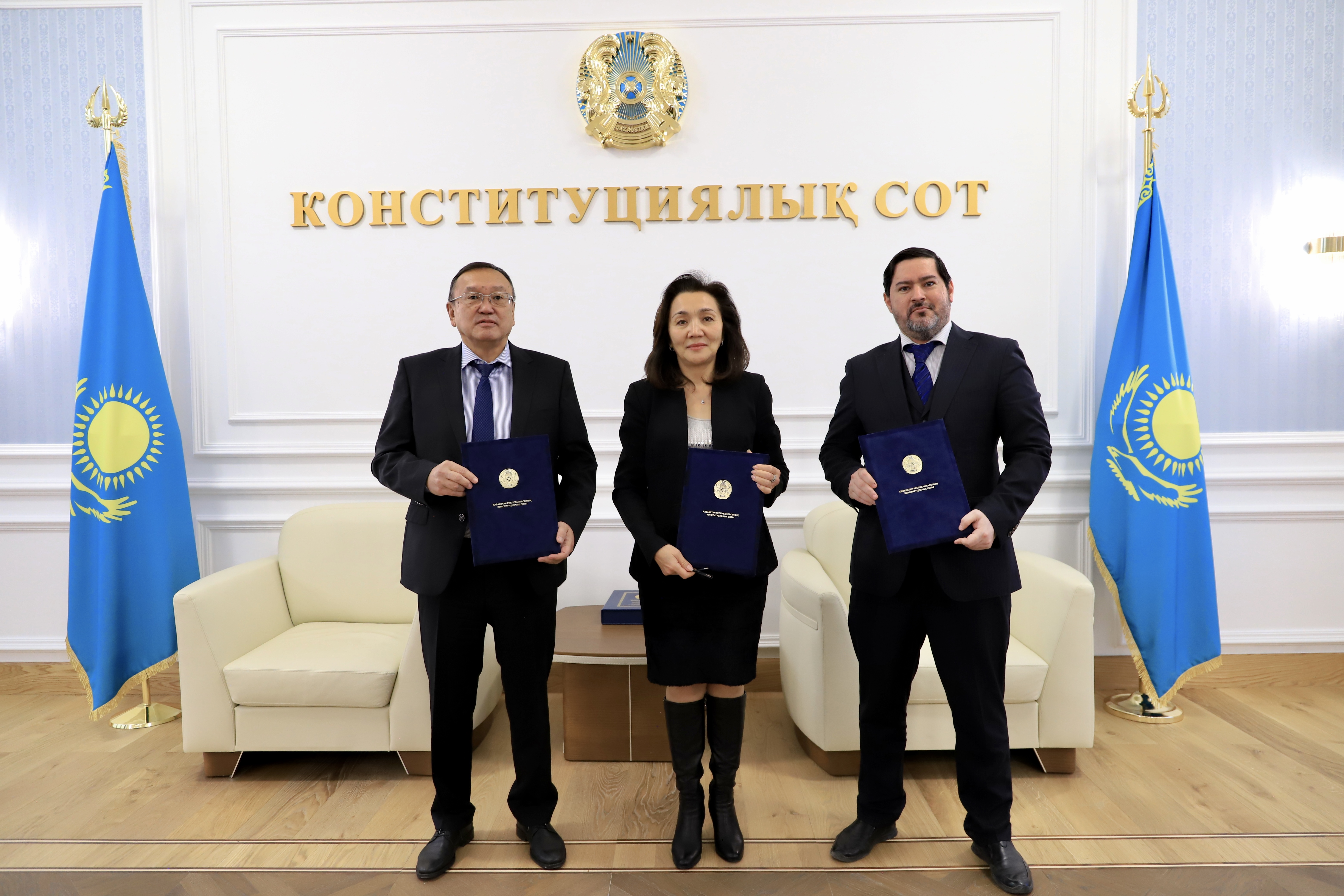 Конституционный Суд привлекает юридических консультантов для оказания гражданам правовой помощи