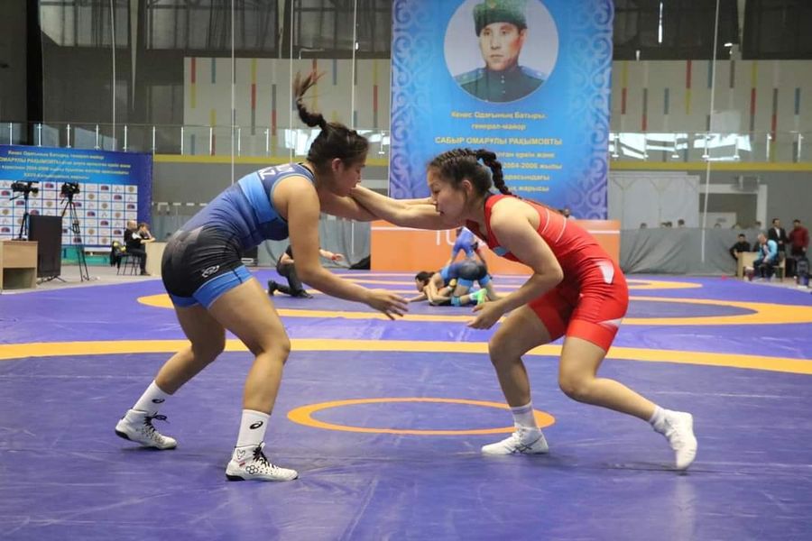 Юлия Тимошенконы ұрып жатыр ма?