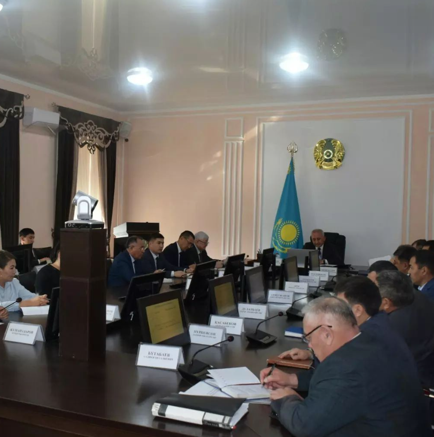 Аудан әкімі Баубеков Жорабек Нұрмергенұлының төрағалығымен аудандық аппарат кеңесі болып өтті