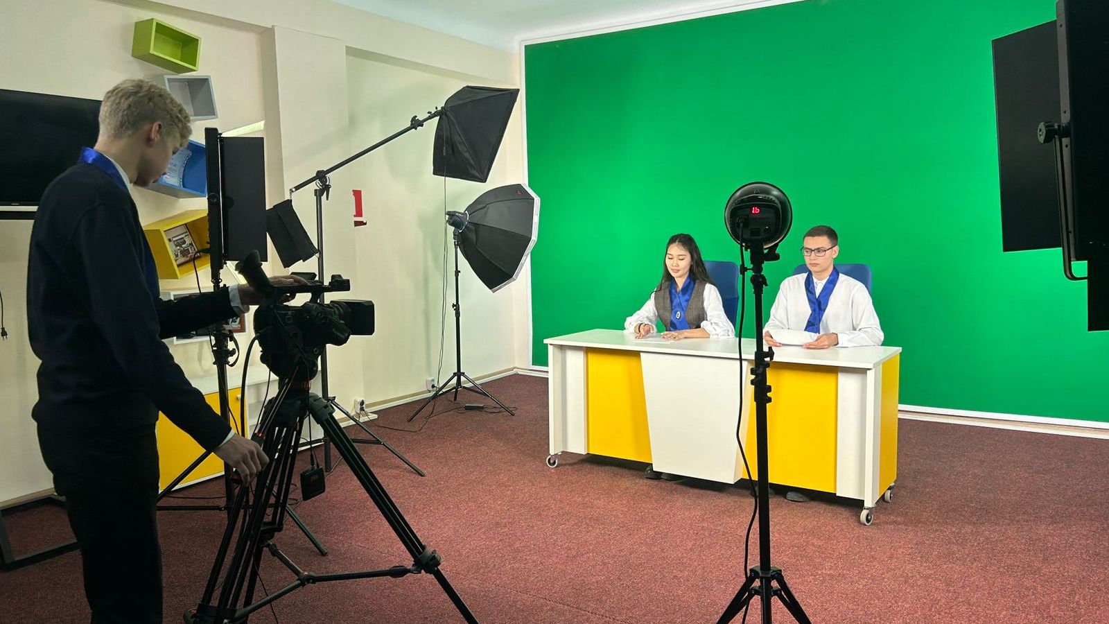 Школьное телевидение в Абайском районе помогает детям с выбором профессии