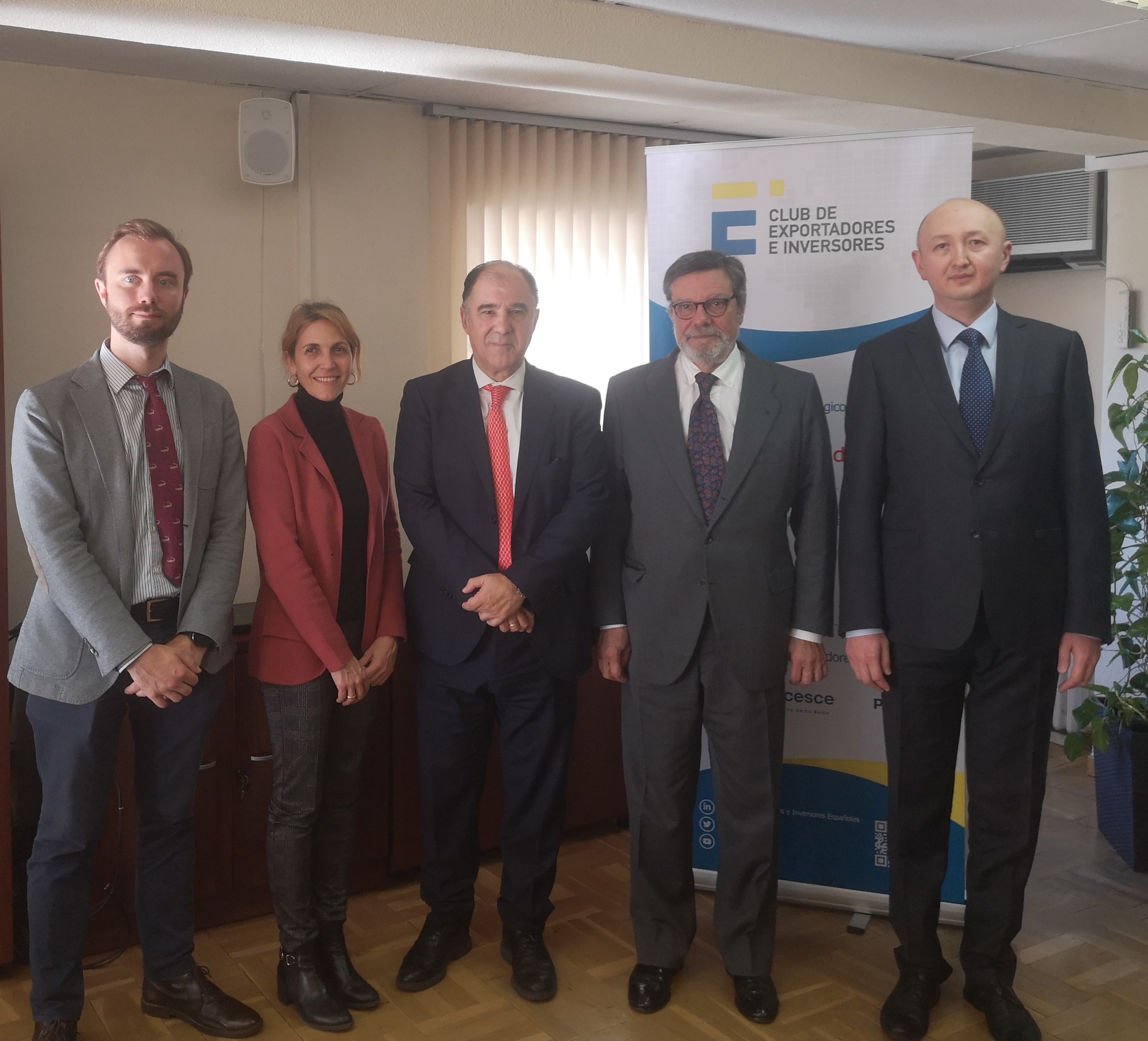 Nuevas oportunidades de cooperación económica discutidos con el Club de Exportadores e Inversores Españoles