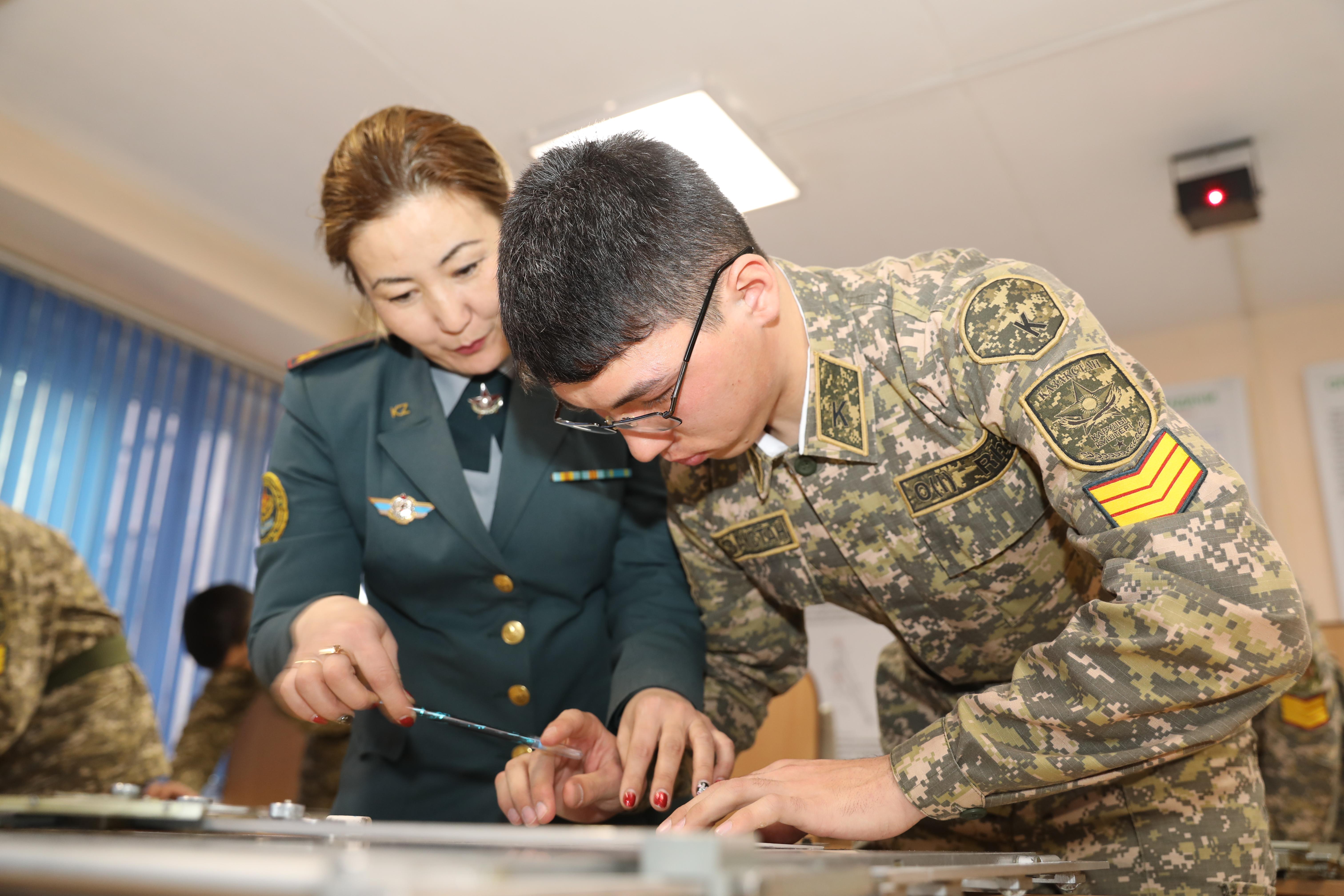 Военные ученые и педагоги Казахстана отмечают профессиональный праздник