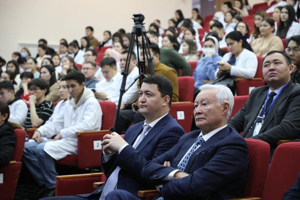 АСТАНАДА ФОРУМҒА ДЕНСАУЛЫҚ САҚТАУ САЛАСЫНЫҢ ЖАС ИННОВАТОРЛАРЫ ЖИНАЛДЫ