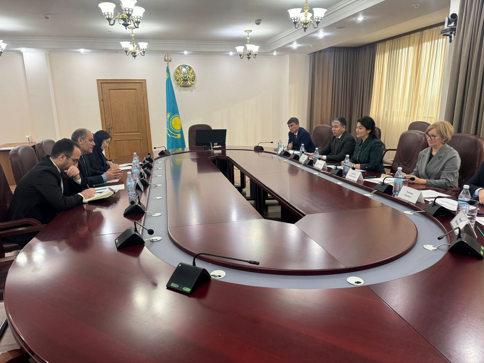 А.ҒИНИЯТ ИРАННЫҢ ҚР-ДАҒЫ ЕЛШІСІМЕН ЕКІЖАҚТЫ ЫНТЫМАҚТАСТЫҚТЫҢ ПЕРСПЕКТИВАЛАРЫН ТАЛҚЫЛАДЫ