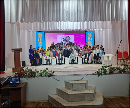 Ұстаздардың ұйымдастыруымен "Торғайдың топжарғаны Нұрхан ақын" атты тәрбие сағаты Нұрхан Ахметбеков атындағы мәдениет үйінің залында өтті.