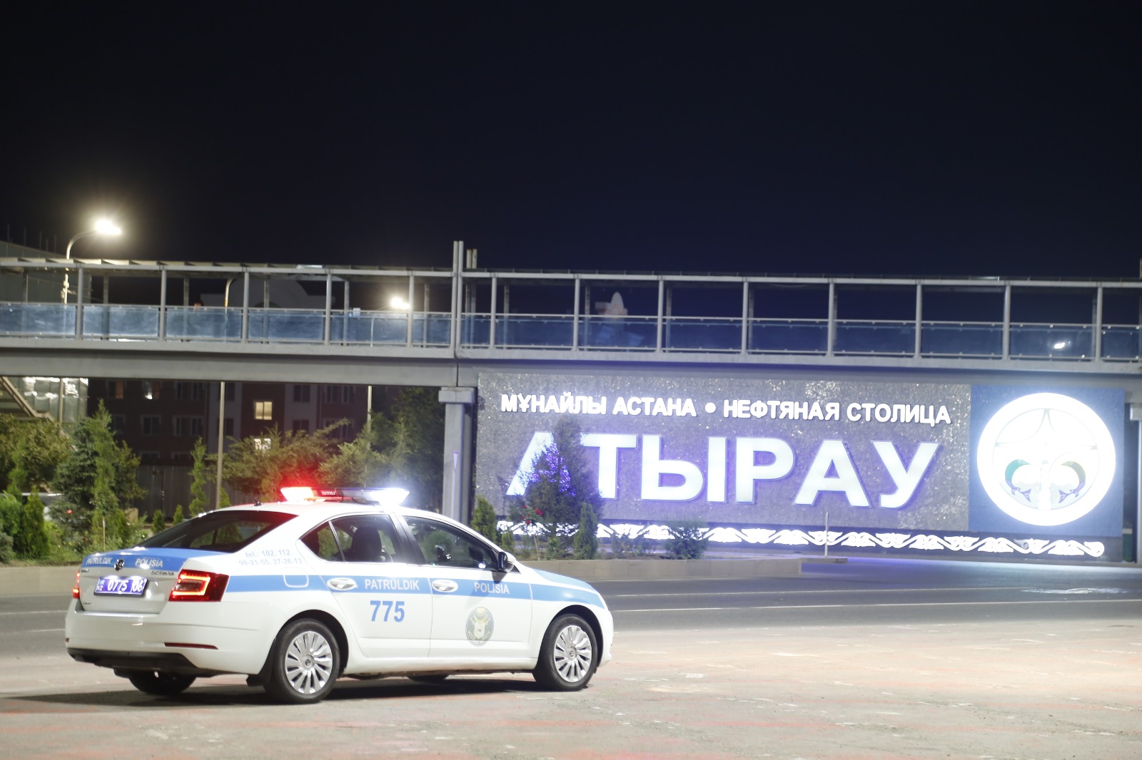 Ночной рейд: патрульные полицейские следят за порядком на дороге
