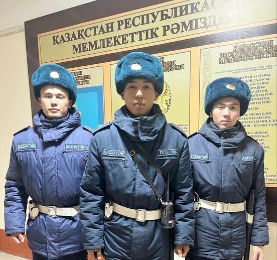 БЫСТРАЯ РЕАКЦИЯ ГВАРДЕЙЦЕВ СПАСЛА ЖИЗНЬ ДЕВУШКЕ В ШЫМКЕНТЕ