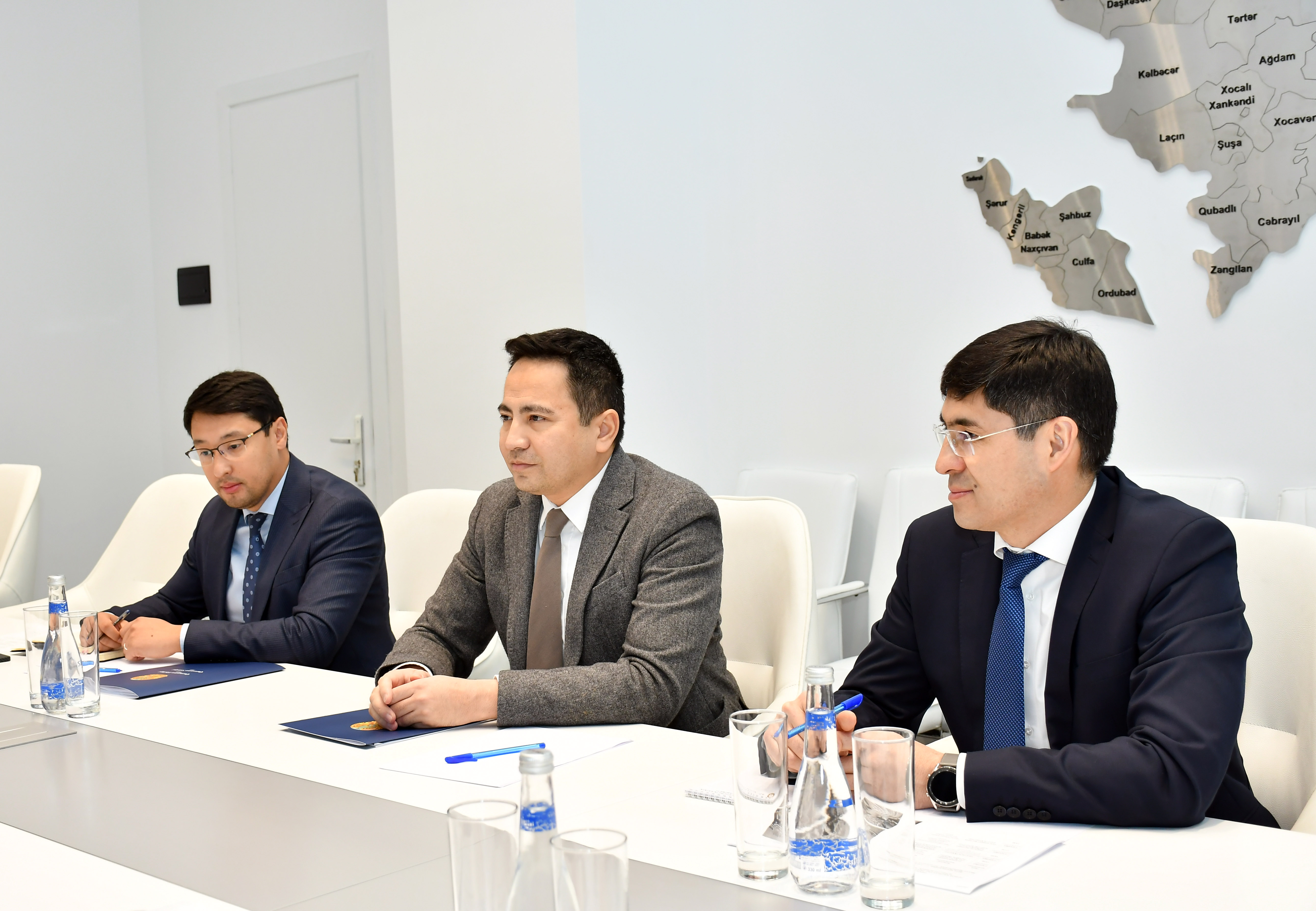 Посол Казахстана встретился с Министром культуры Азербайджана