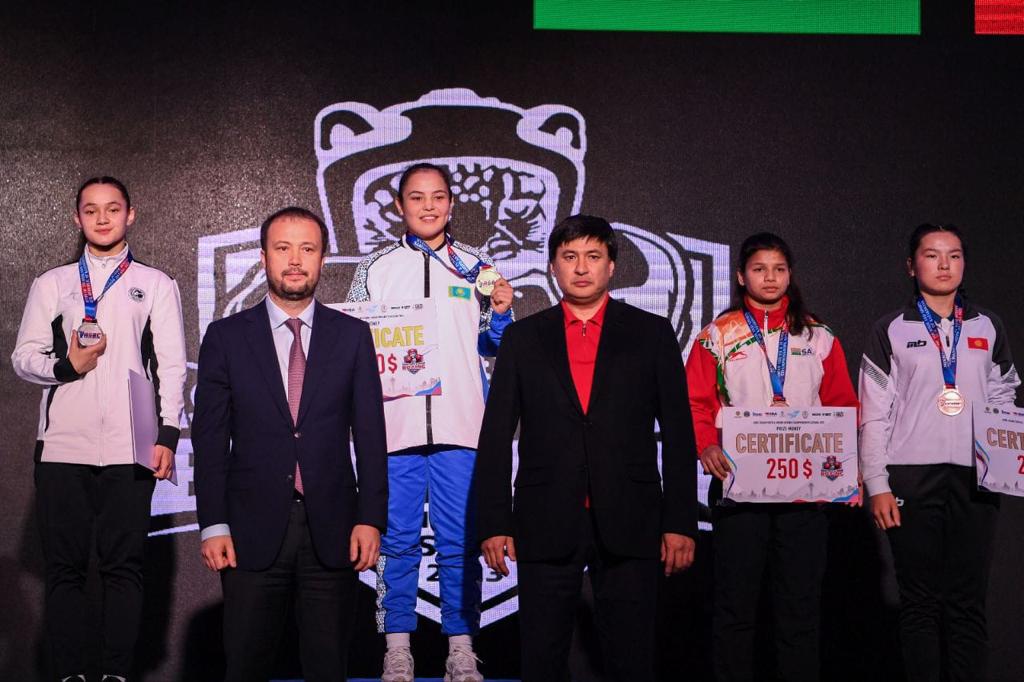 Шесть медалей выиграли юные спортсмены Карагандинской области на чемпионате Азии по боксу