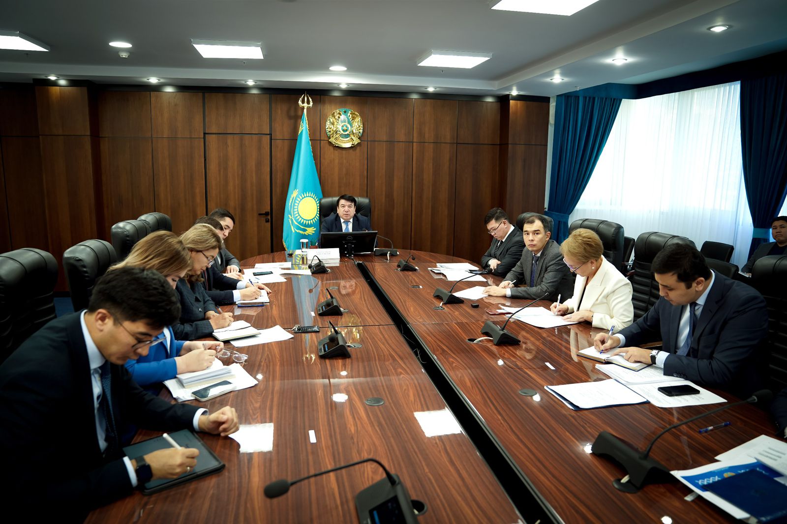 ОҚУ-АҒАРТУ МИНИСТРЛІГІ ПЕДАГОГ-ПСИХОЛОГТАРДЫҢ НОРМАТИВТІК ОҚУ ЖҮКТЕМЕСІН ҚАЙТА ҚАРАСТЫРАДЫ