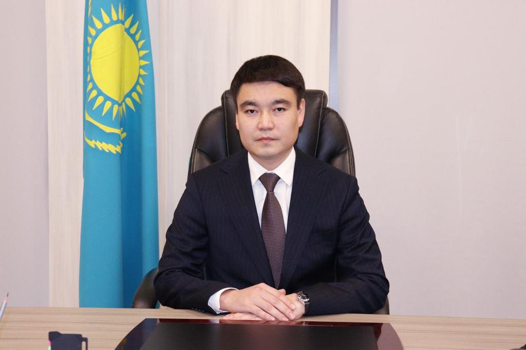 БАСҚАРМА БАСШЫСЫ НҰРБЕК БАДЫРАҚОВ САЛА ҚЫЗМЕТКЕРЛЕРІН КӘСІБИ МЕРЕКЕСІМЕН ҚҰТТЫҚТАДЫ!