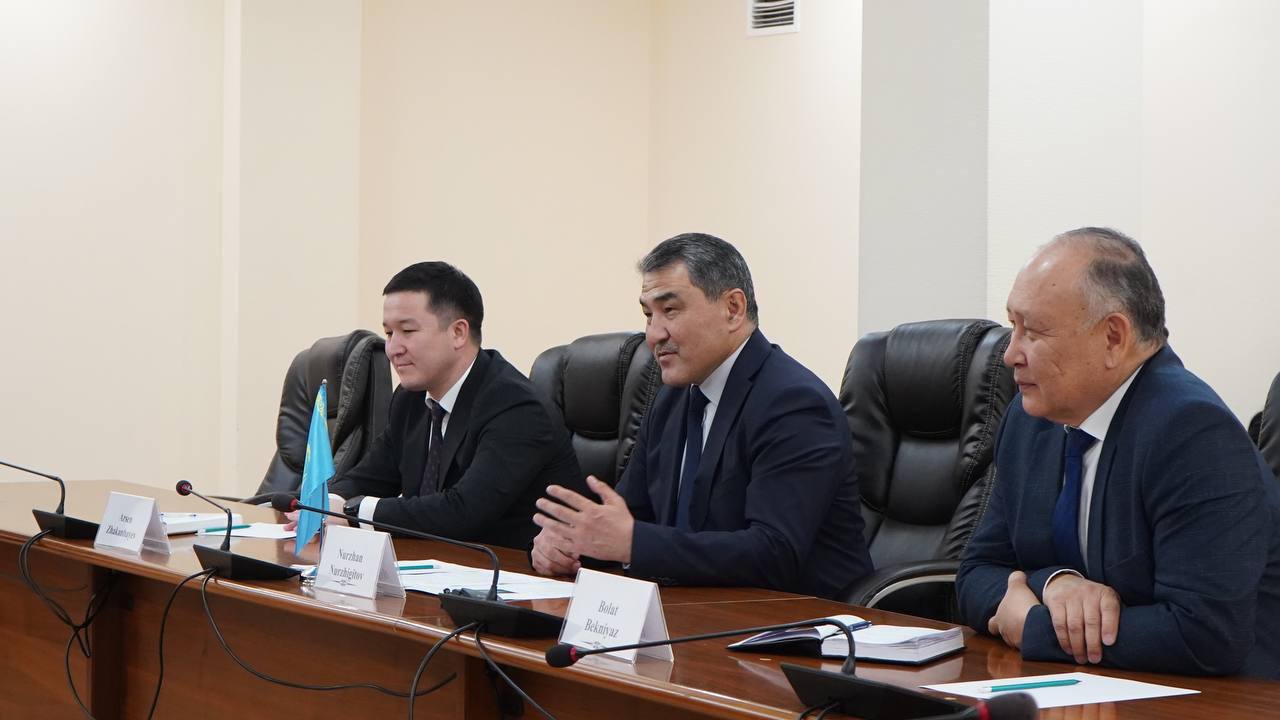 КАЗАХСТАН ПЛАНИРУЕТ ПЕРЕНЯТЬ ОПЫТ ЯПОНИИ В ТЕХНОЛОГИЯХ ОЧИСТКИ ВОДОЕМОВ И ПРИВЛЕЧЬ ЯПОНСКИХ УЧЕНЫХ-ОКЕАНОЛОГОВ К РАБОТЕ С НАУЧНО-ИССЛЕДОВАТЕЛЬСКИМ ИНСТИТУТОМ КАСПИЙСКОГО МОРЯ: МИНИСТР НУРЖАН НУРЖИГИТОВ ВСТРЕТИЛСЯ С ПОСЛОМ ЯПОНИИ В КАЗАХСТАНЕ