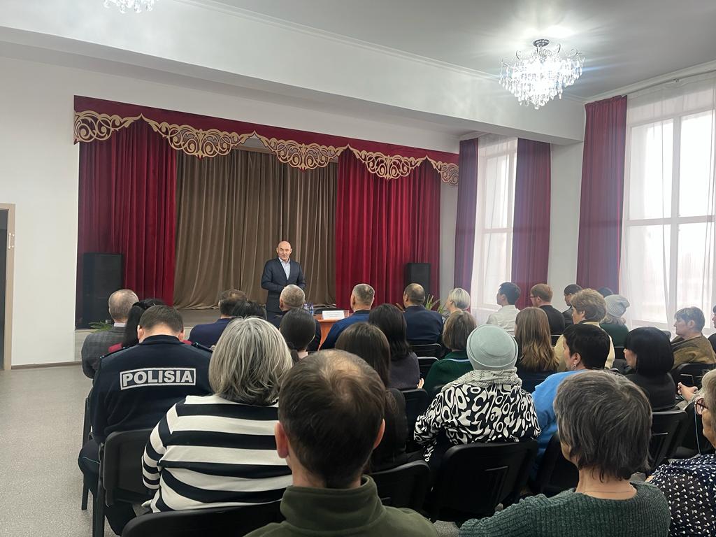 Отчетная встреча акима Карасуского района Радченко Виктор Николаевич перед населением Октябрьского сельского округа Карасуского района