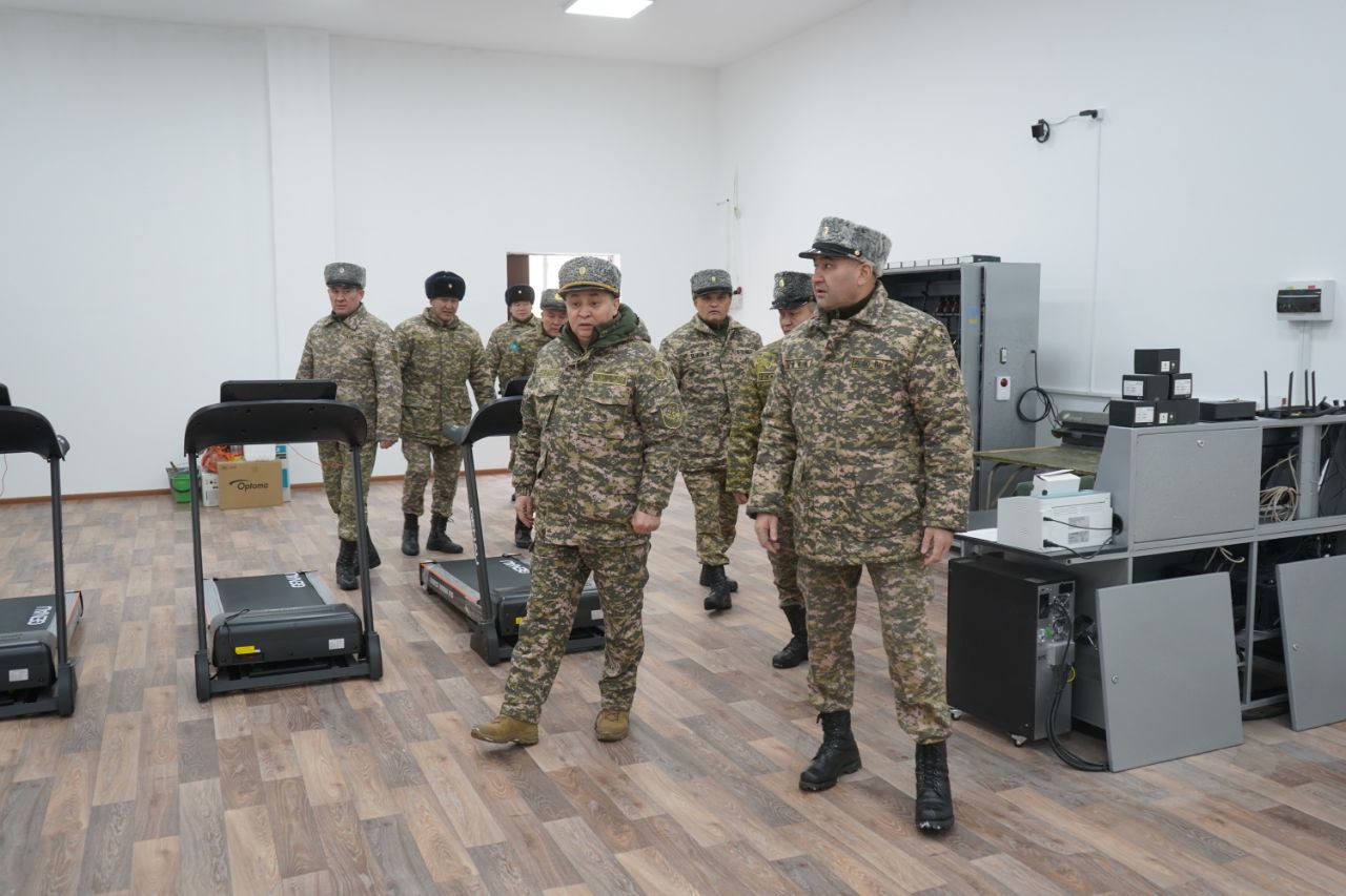 Заместитель министра обороны совершил рабочую поездку в Алматинский гарнизон