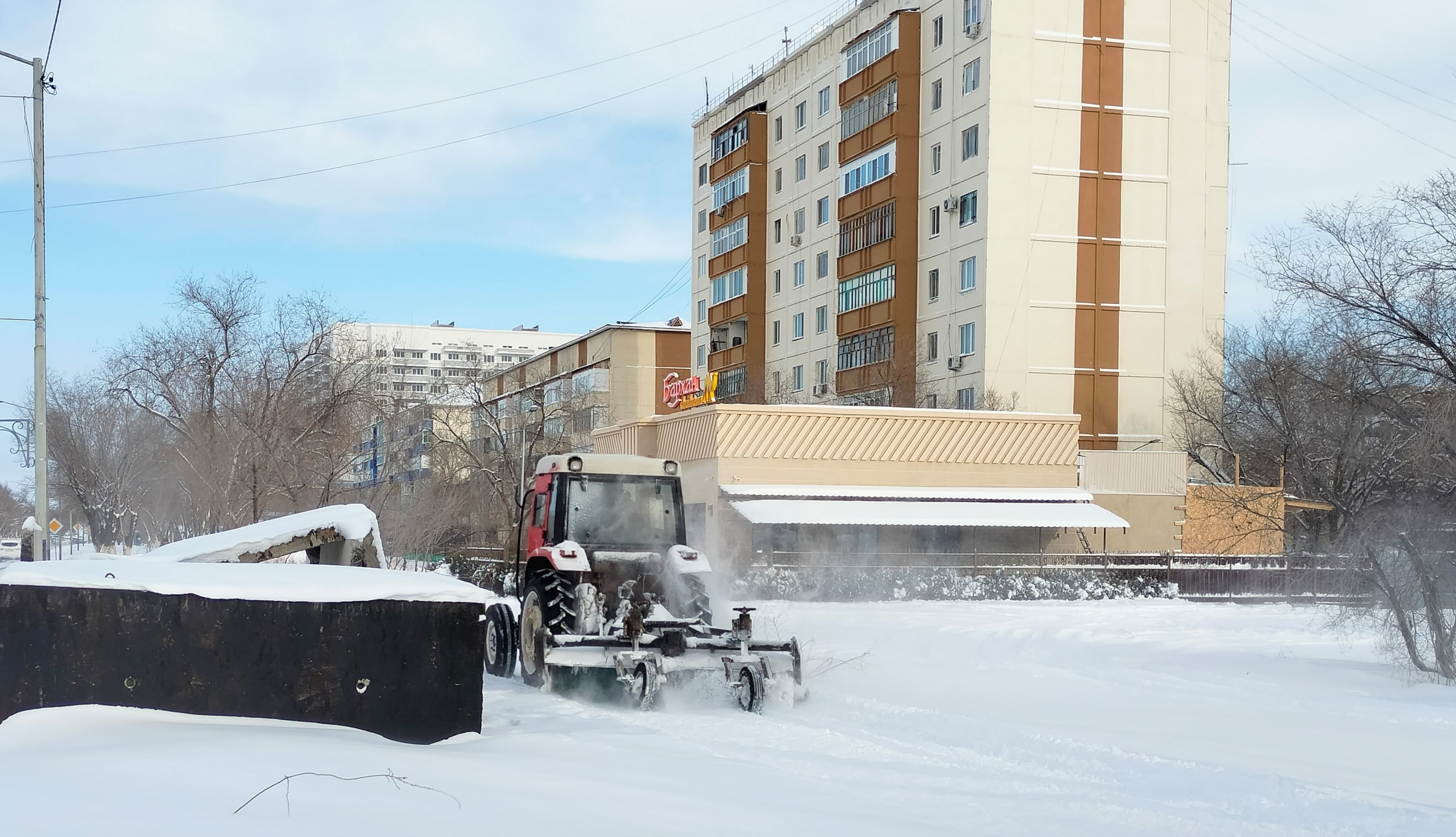 Вывезено более 44 тысяч кубов снега