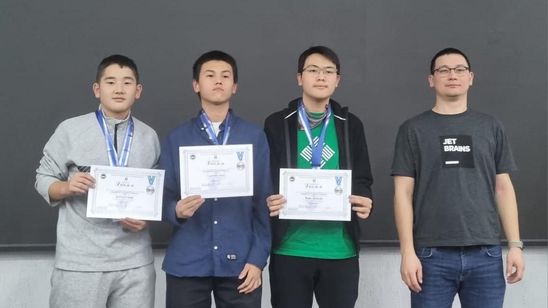 Карагандинские школьники стали призёрами Евразийской олимпиады по информатике