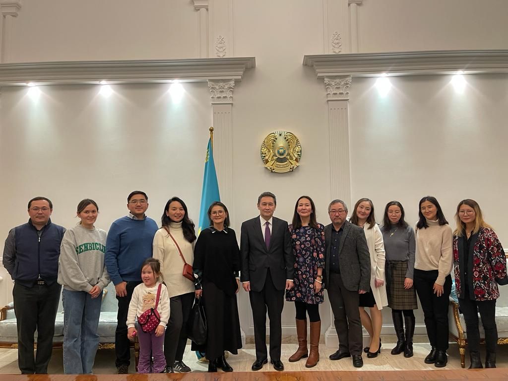 Посол Казахстана провел встречу с представителями казахской диаспоры в Швейцарии