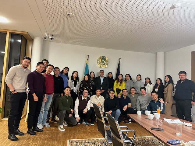 «Ко дню независимости Республики Казахстан» проведена встреча со студентами