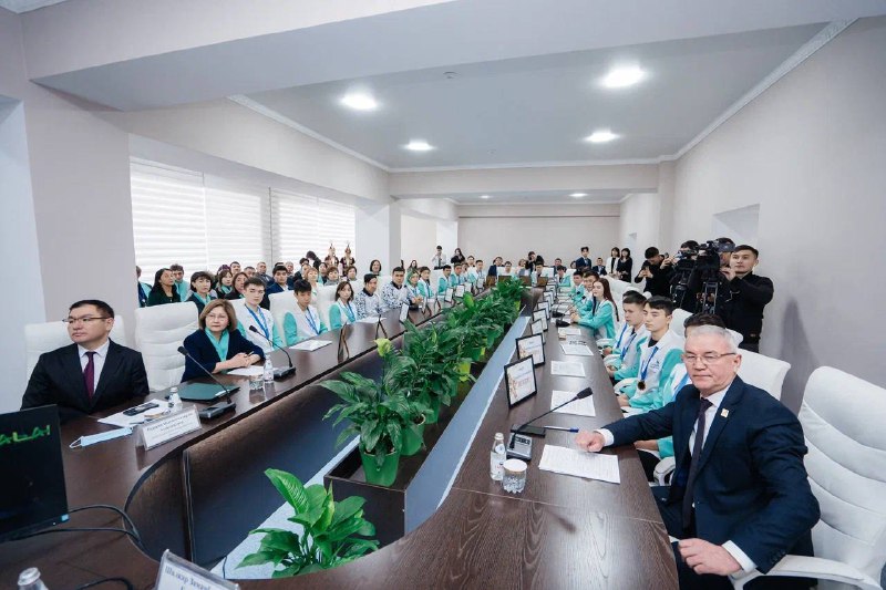 Победителей чемпионата WorldSkills наградили в области Абай