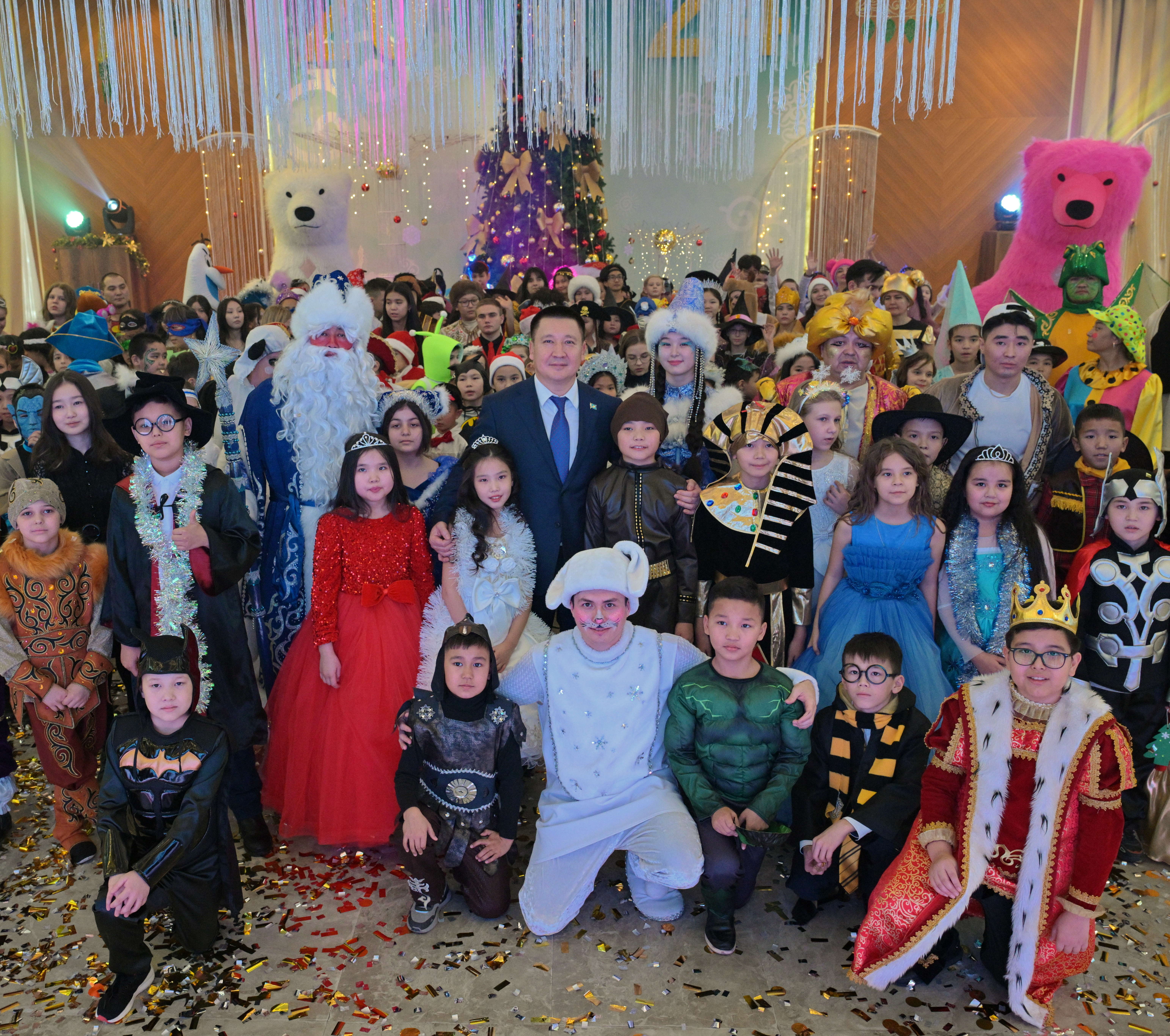 The New Year tree of the akim of the region was held in Pavlodar