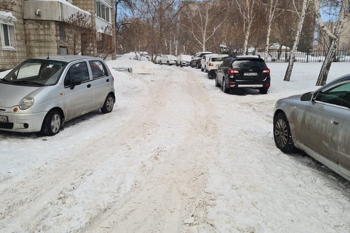 Весь двор заставлен машинами, даже детям негде играть. Решает ли ОСИ,КСК вопросы автостоянок во дворах?