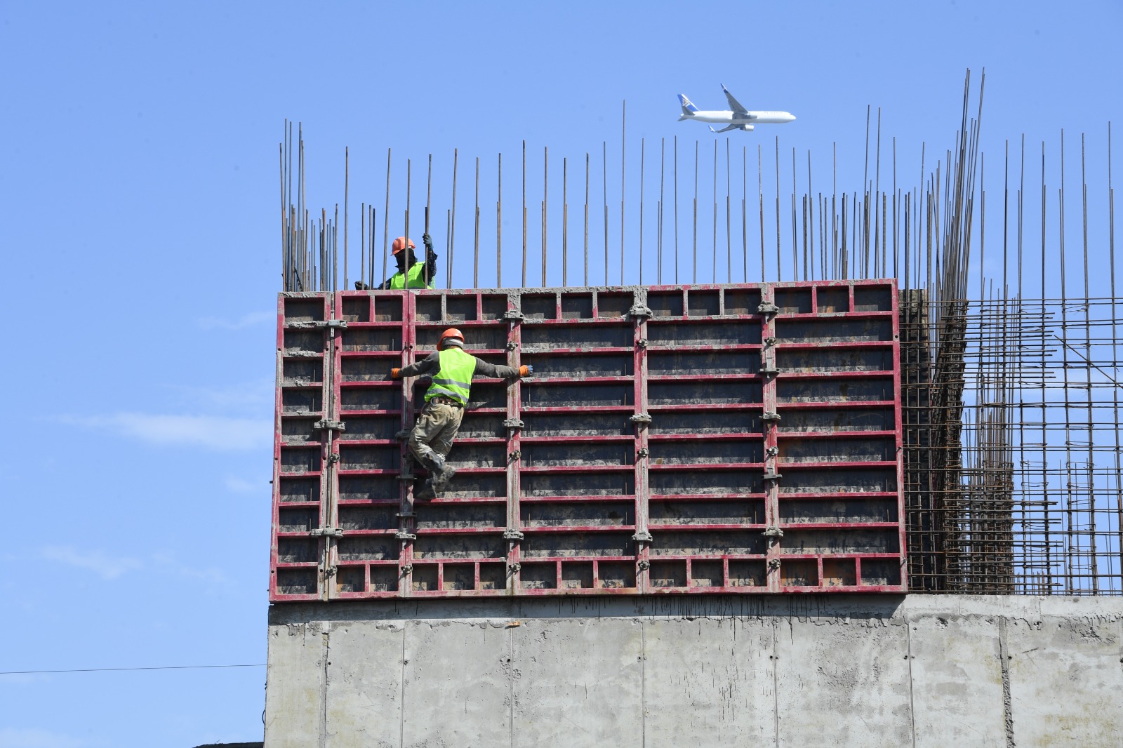 Алматы әкімдігі 2023 жылдың басынан бері сапасыз құрылыстан 1 мыңнан астам бұзушылықты анықтады