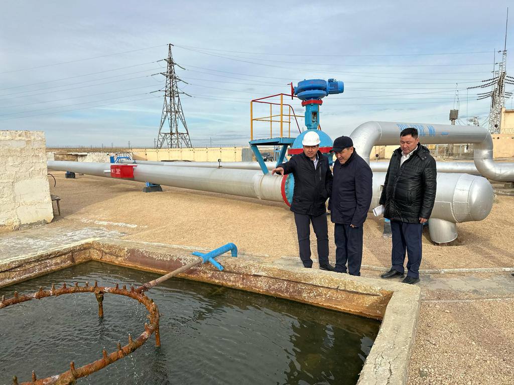 УВЕЛИЧЕНИЕ МОЩНОСТИ ОПРЕСНИТЕЛЬНОГО ЗАВОДА «КАСПИЙ» И РЕКОНСТРУКЦИЯ 46 КМ ТРУБОПРОВОДОВ: МИНИСТР ВОДНЫХ РЕСУРСОВ И ИРРИГАЦИИ НУРЖАН НУРЖИГИТОВ ПОСЕТИЛ МАНГИСТАУСКУЮ ОБЛАСТЬ