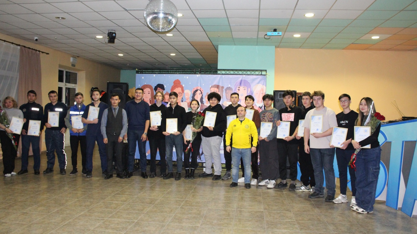 Теміртау жастары үшін көшбасшылық активтің көшпелі лагерінде тренингтер мен шеберлік сыныптары өткізілді