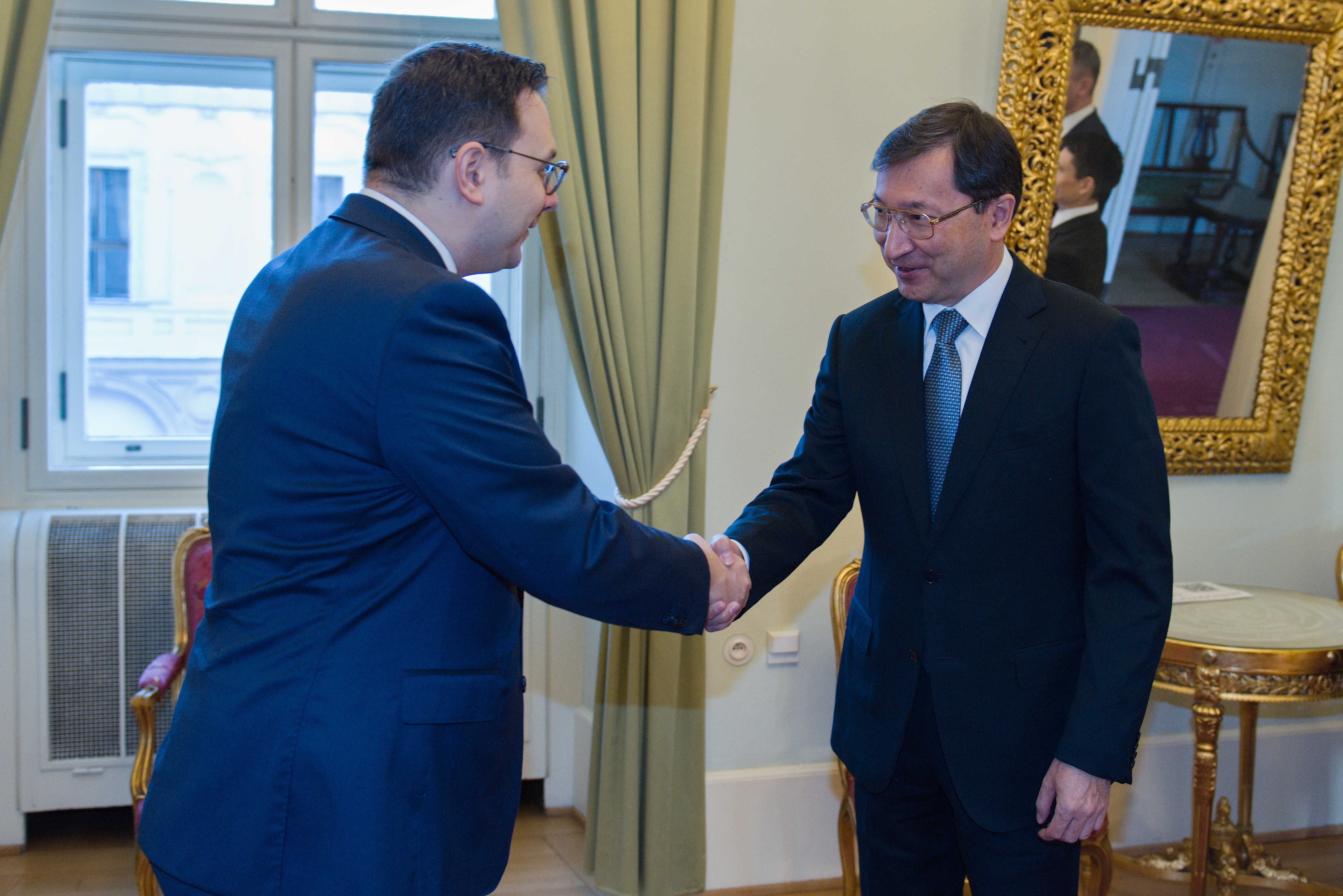 Посол Казахстана встретился с Министром иностранных дел Чехии