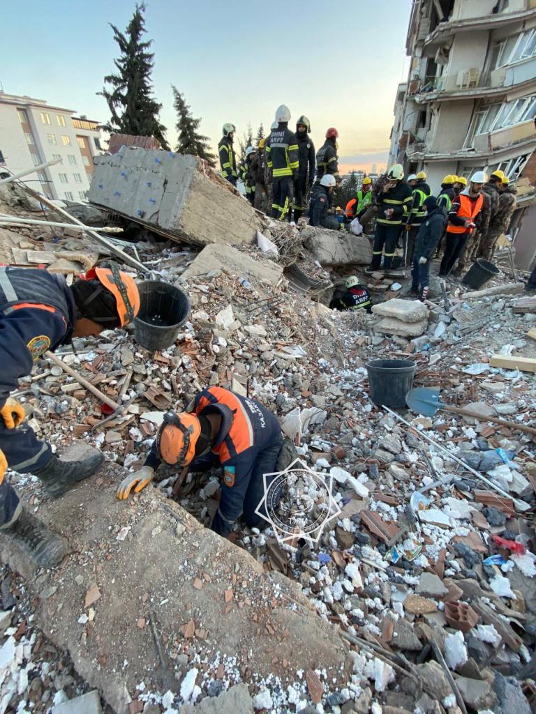 Спасатели МЧС Казахстана продолжают проводить  поисково-спасательные работы в Турции