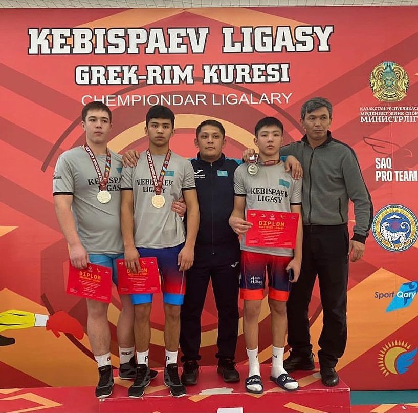 Ол ер адамның жыныс мүшесін инемен тескен Матвиенконың порно суреттері