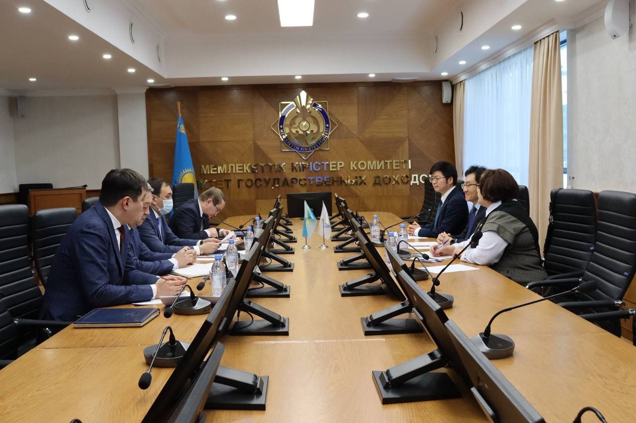 Қазақстан Республикасы Қаржы министірлігінің Мемлекеттік кірістер Комитетінің төрағасы Д.Жаналинов Дүниежүзілік кедендік ұйым әлеуетін арттыру департаментінің Директоры Доктор Таиль Кангпен кездесті