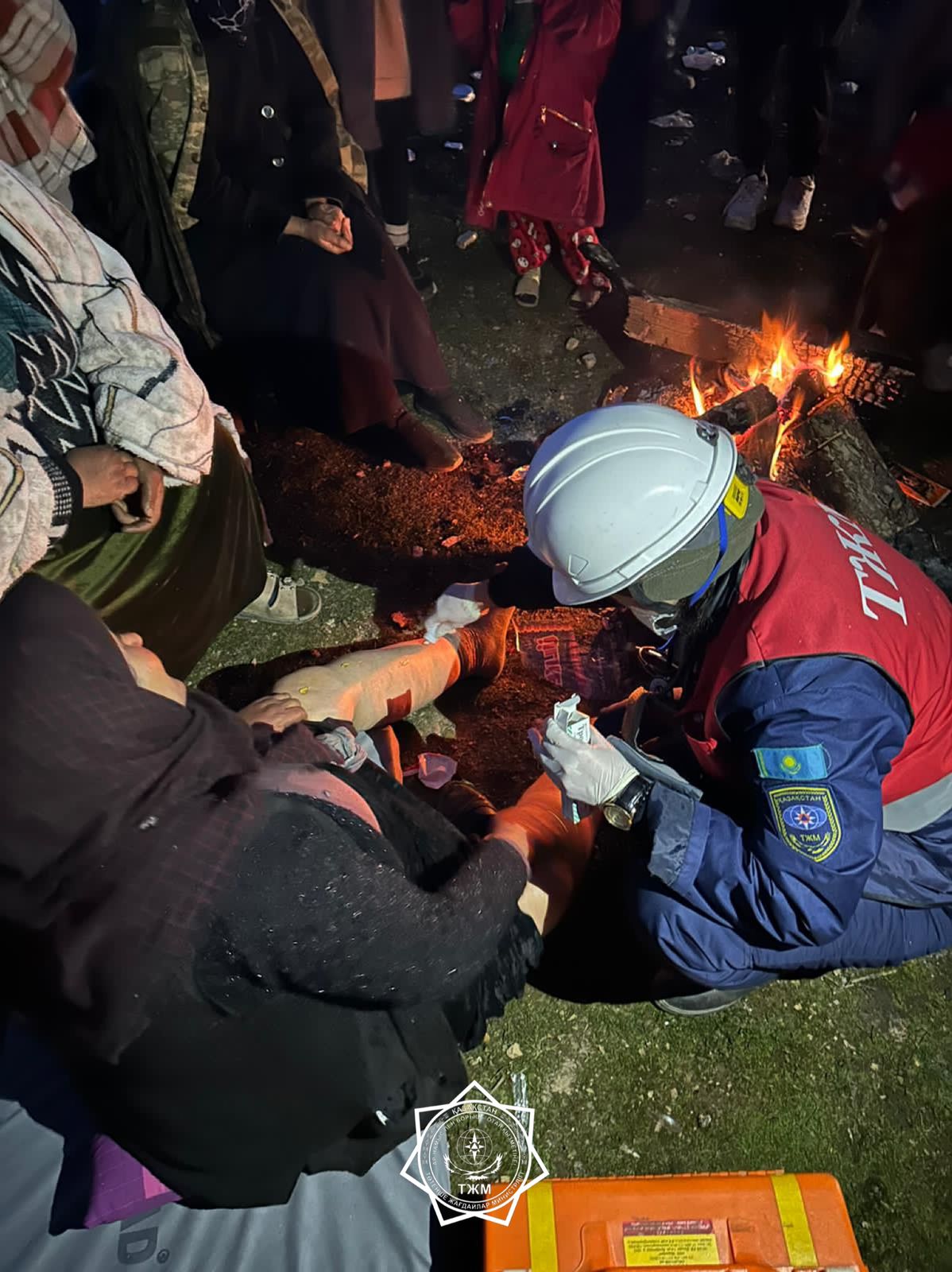 Спасатели МЧС Казахстана продолжают проводить поисково-спасательные работы в Турции