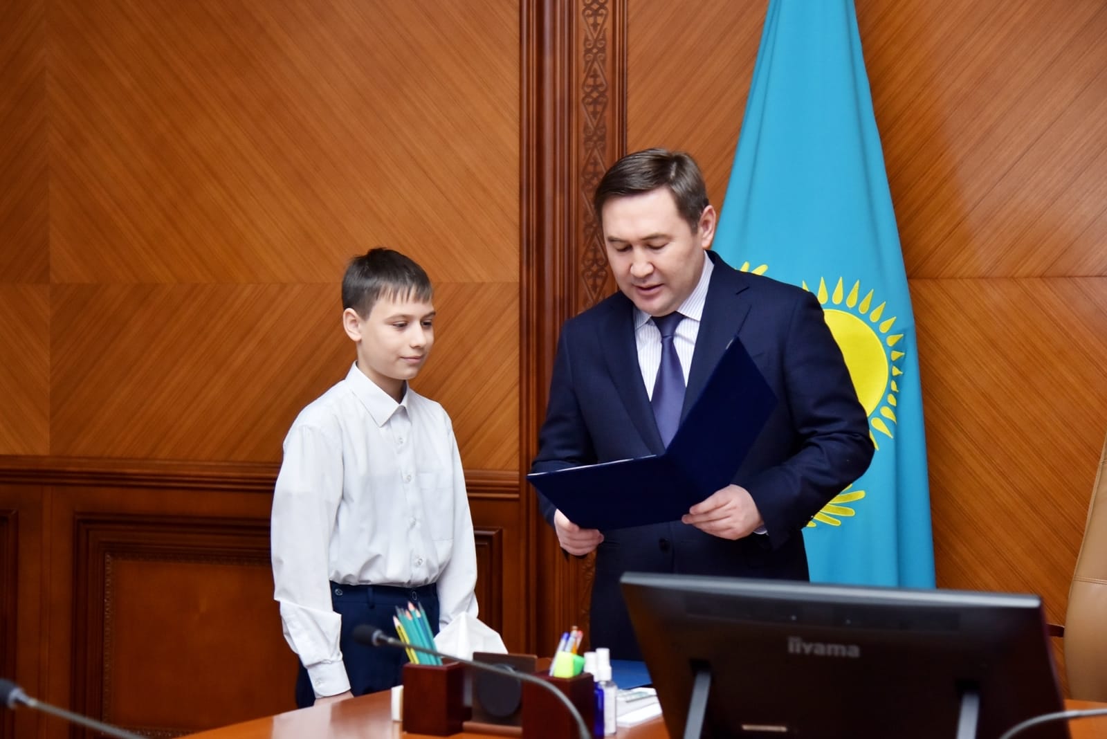 БАУЫРЛАС ЕЛГЕ КӨМЕК КӨРСЕТКЕН ШЫМКЕНТТІК ОҚУШЫҒА ПРЕМЬЕР-МИНИСТРДІҢ «АЛҒЫС ХАТЫ» ТАБЫСТАЛДЫ