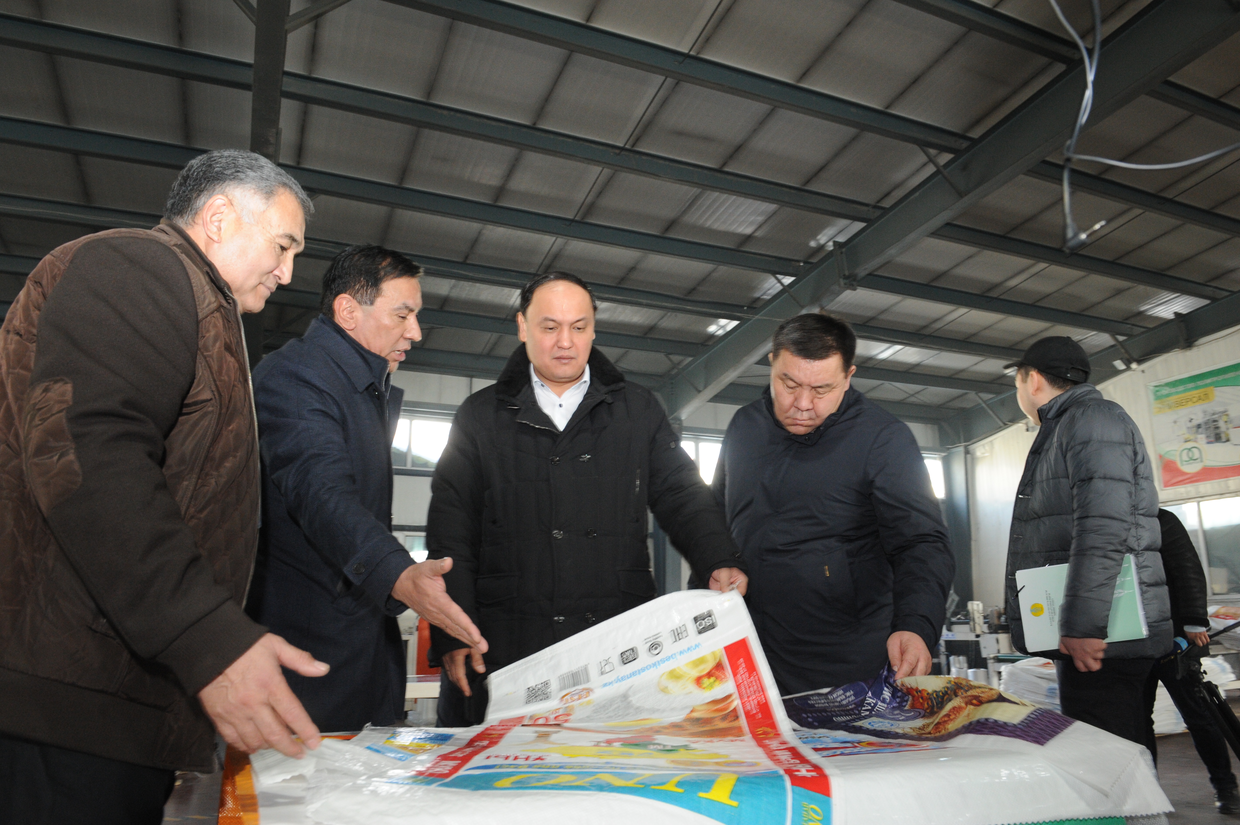 Жетісуға жұмыс сапары: АШМ басшысы қанша ауыл тұрғынына шағын несие берілетінін айтты