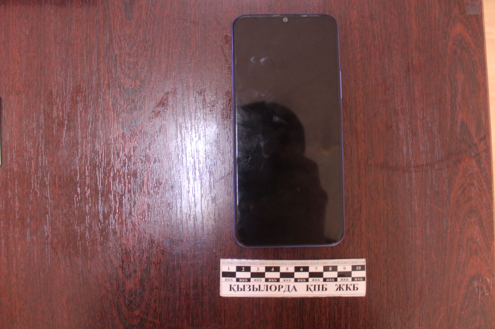 Жолаушы такси жүргізушісінің ұялы телефоны мен ақшаны ұрлады