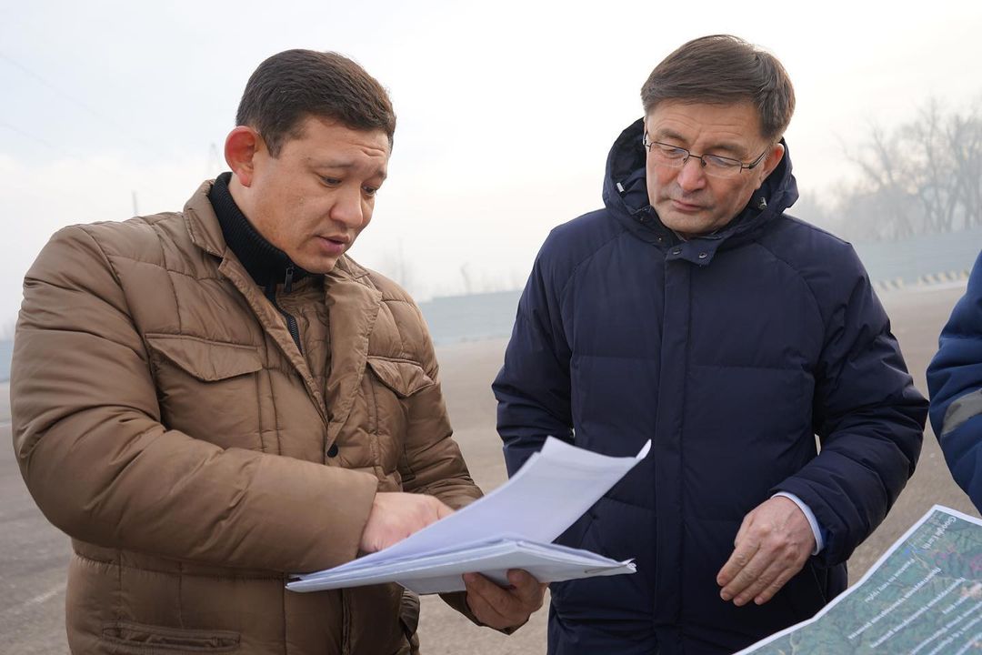 Аким Талгарского района Т. Айдарбеков поднимает вопрос по расширению автомобильной дороги «Алматы-Талгар-Байдибек би» с двух полос до четырех.