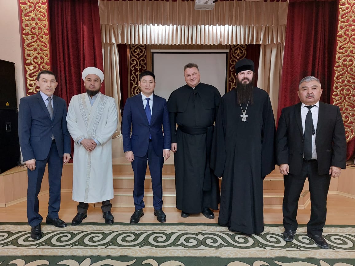 Встреча с лидерами традиционных религиозных конфессий области