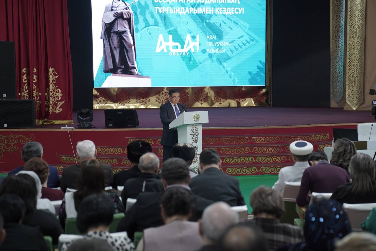 На встрече с жителями района аким области Абай Нурлан Уранхаев ответил на вопросы, касающиеся жилищно-коммунального хозяйства