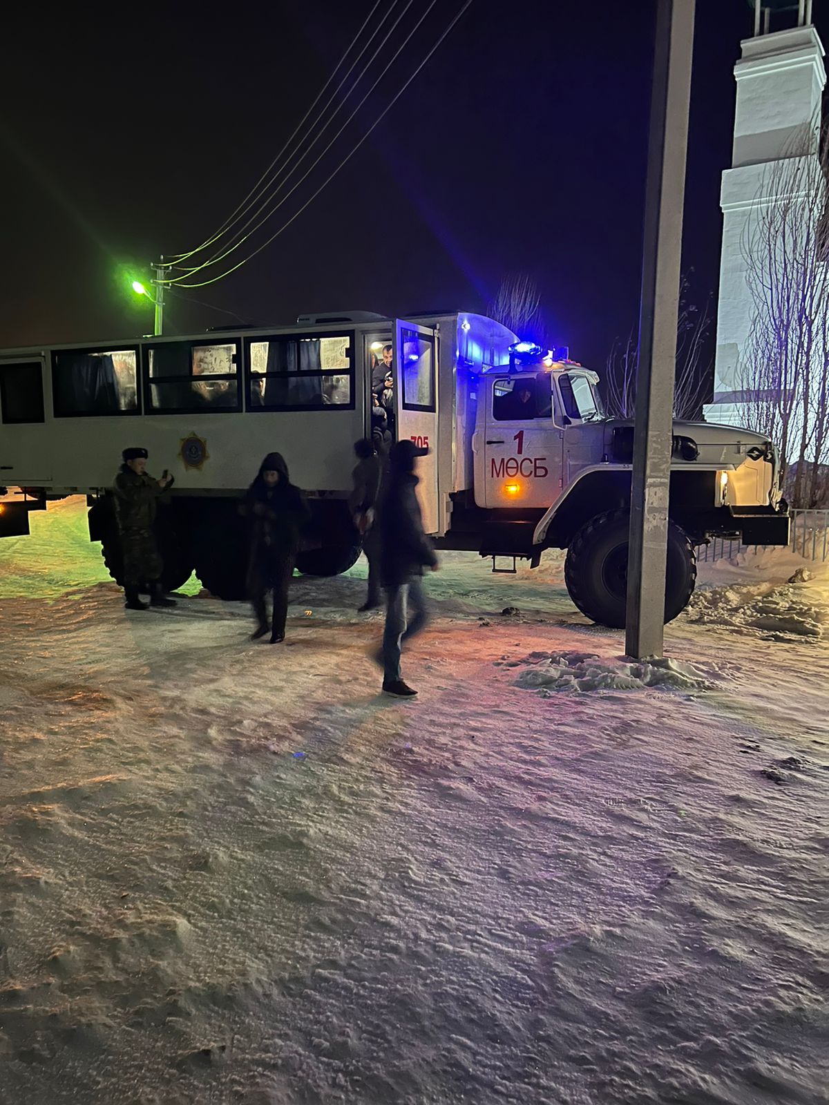 Из-за непогоды спасателями эвакуировано 93 человека с дорог в Актюбинской области